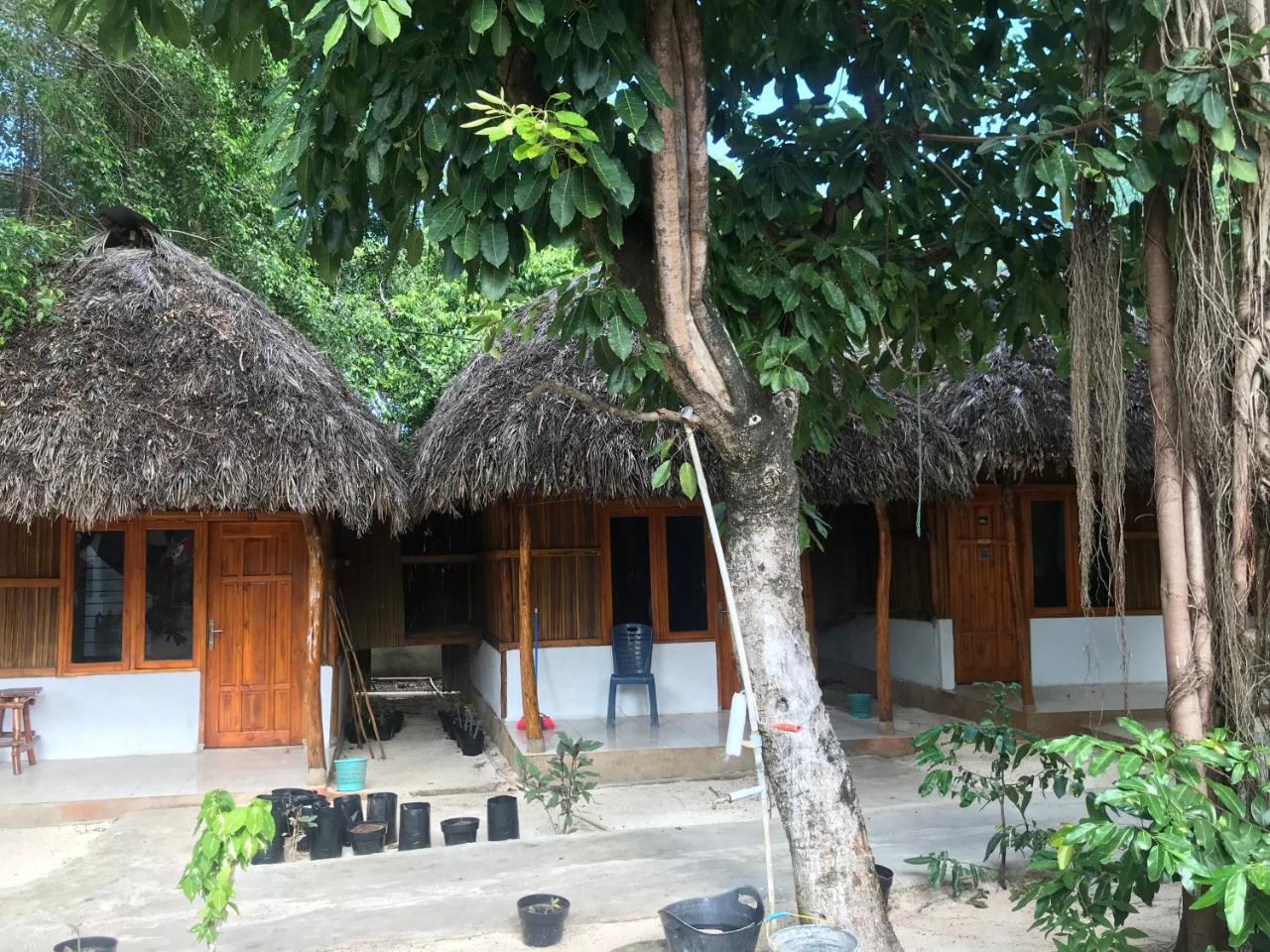 Ova Baluk Bungalow Nembrala Exterior photo